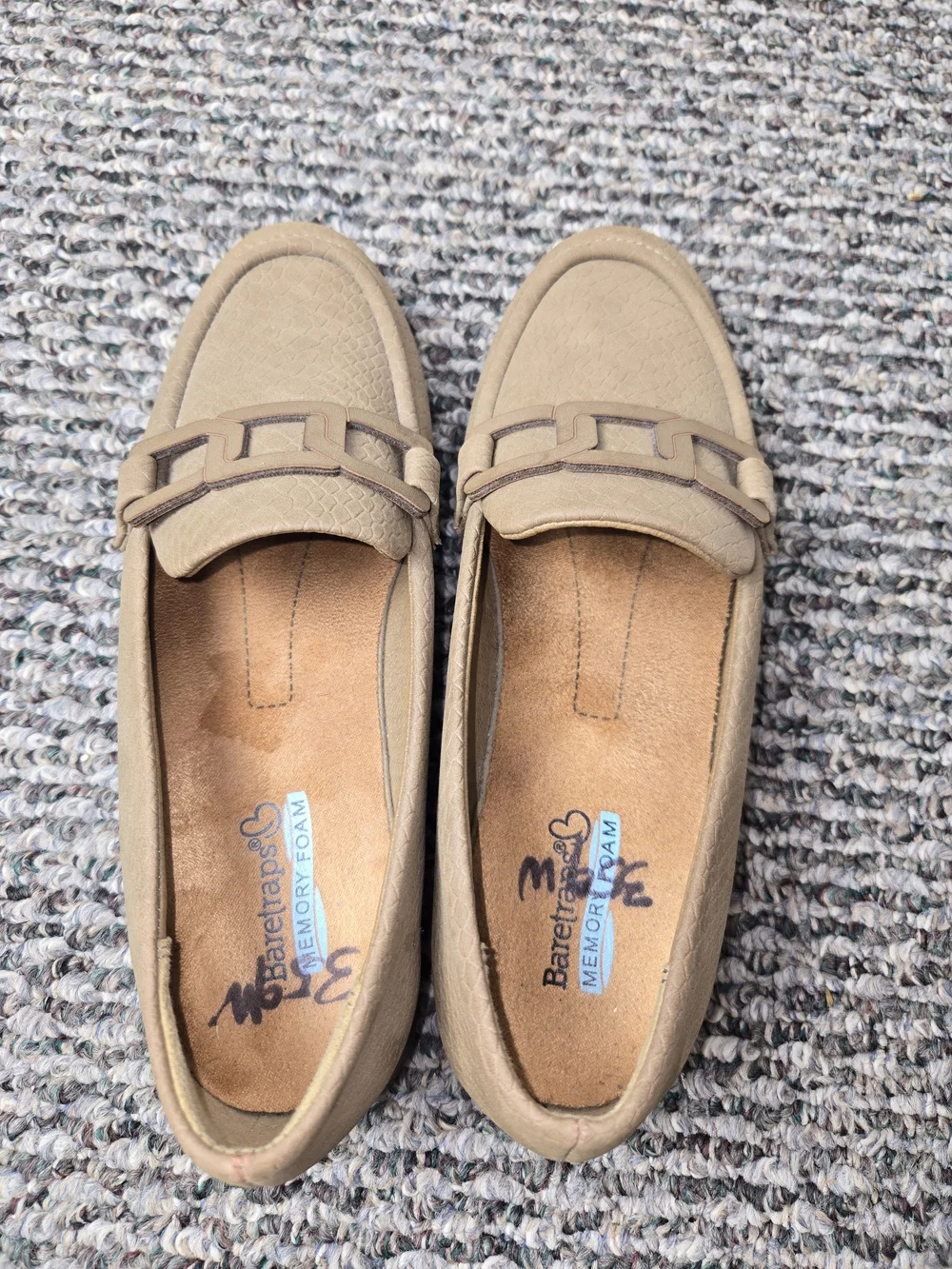 Baretraps Addison Women's Memory Foam Loafers Brown Size 6M